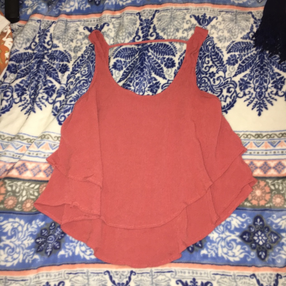 Low back. Crop top